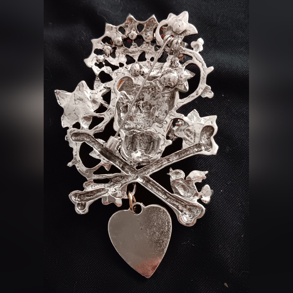 SKULL CROWN RHINESTONE BROOCH - Picture 5 of 6